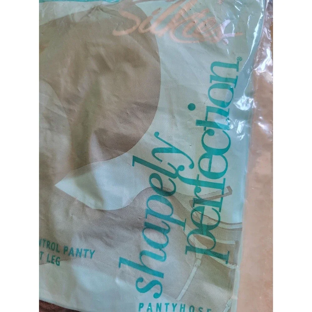 Lot of 3 Vintage Silkies Large Simply Perfection Pantyhose NIP Taupe 10305 Nylon
